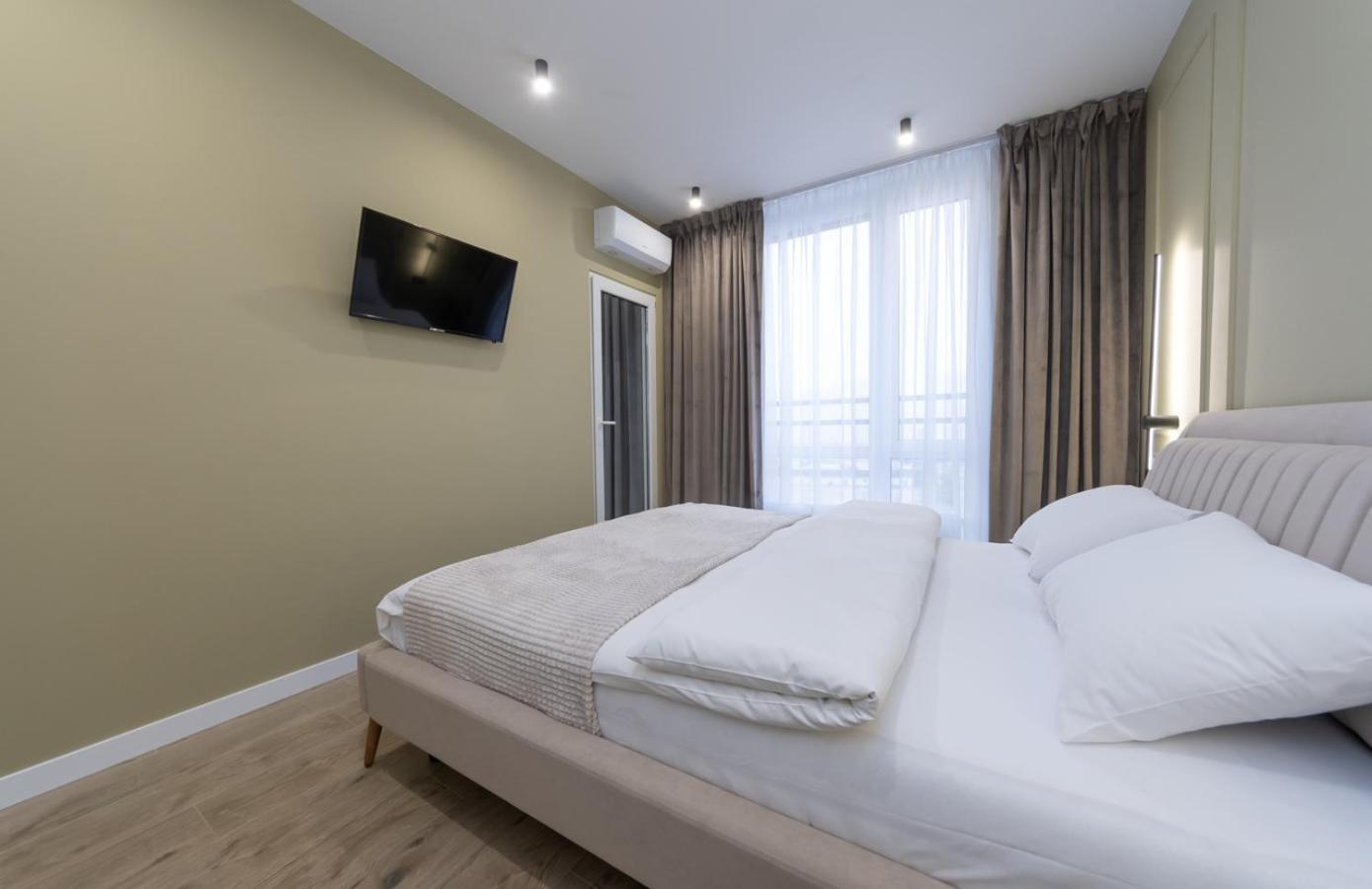 Luxury Apartment Near Metro Station Osokorky เคียฟ ภายนอก รูปภาพ